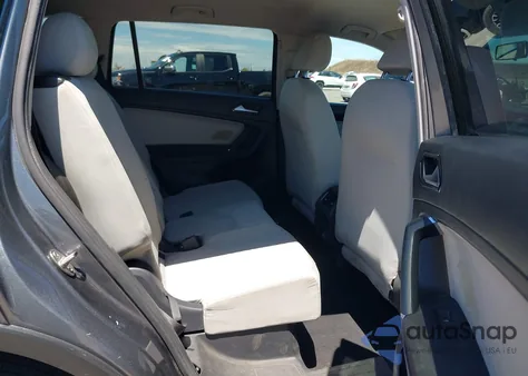 2018 Volkswagen Tiguan 2.0T S z USA, uszkodzony, nr VIN 3VV0B7AX0JM206272